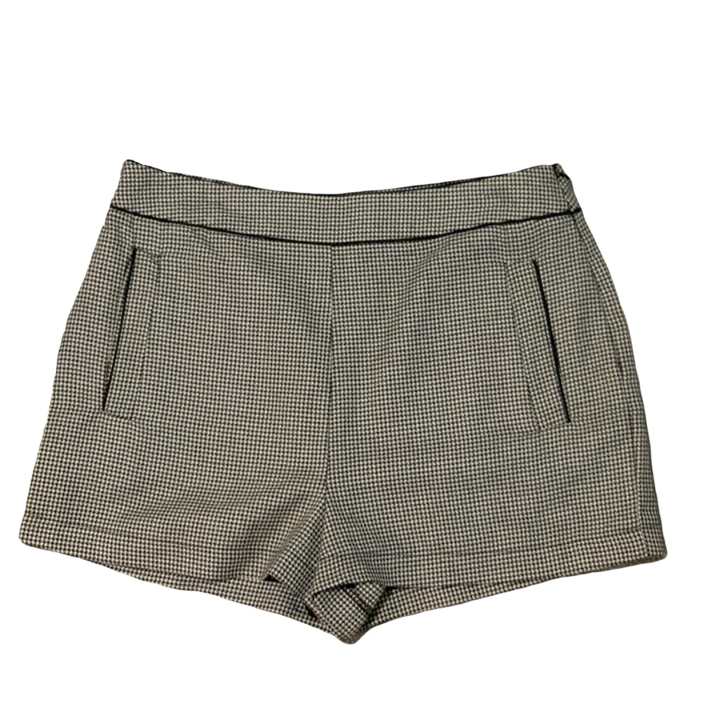 High Waisted checkered shorts size M